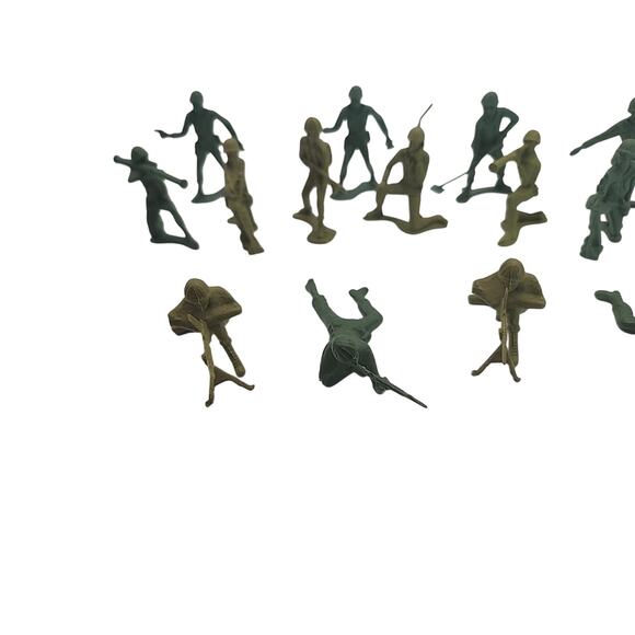 Lot of 21 Army Men Toy Soldiers Miniature Action Figures Pretend Play - Picture 5 of 7